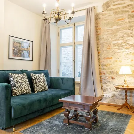 Old Town - Viru Gate *