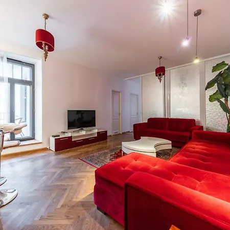 Old Town - Viru Gate *