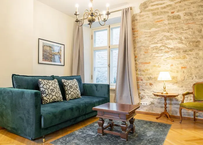 Old Town - Viru Gate *